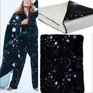 New Victoria's Secret1 Soft Sherpa Black Moon & Stars Throw Blanket 50x60